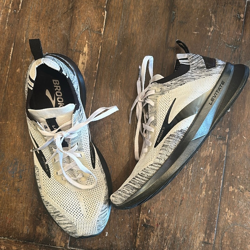 Brook’s women’s running shoes size 8.5